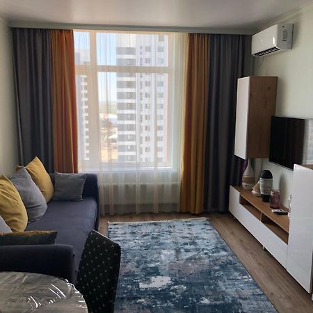 Esil Plaza Apartment อัสตานา ภายนอก รูปภาพ
