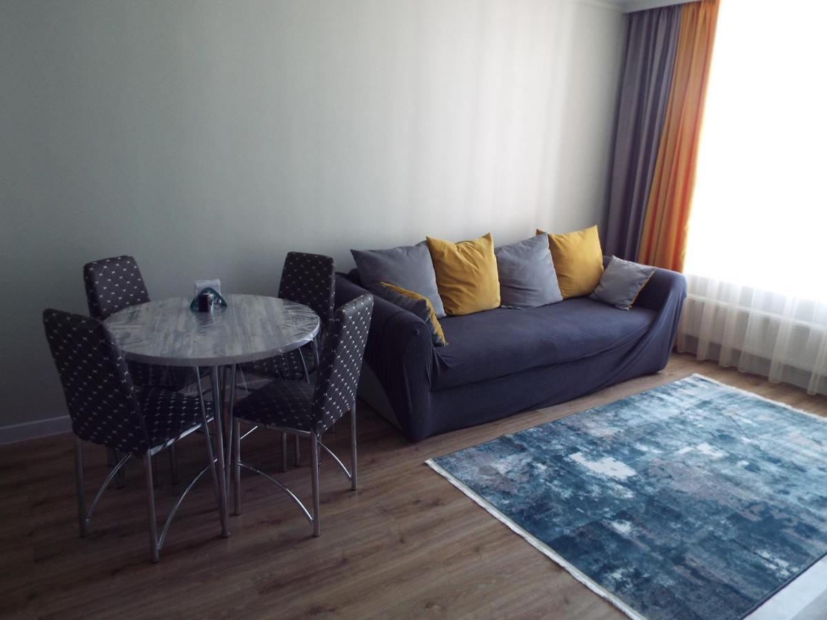 Esil Plaza Apartment อัสตานา ภายนอก รูปภาพ