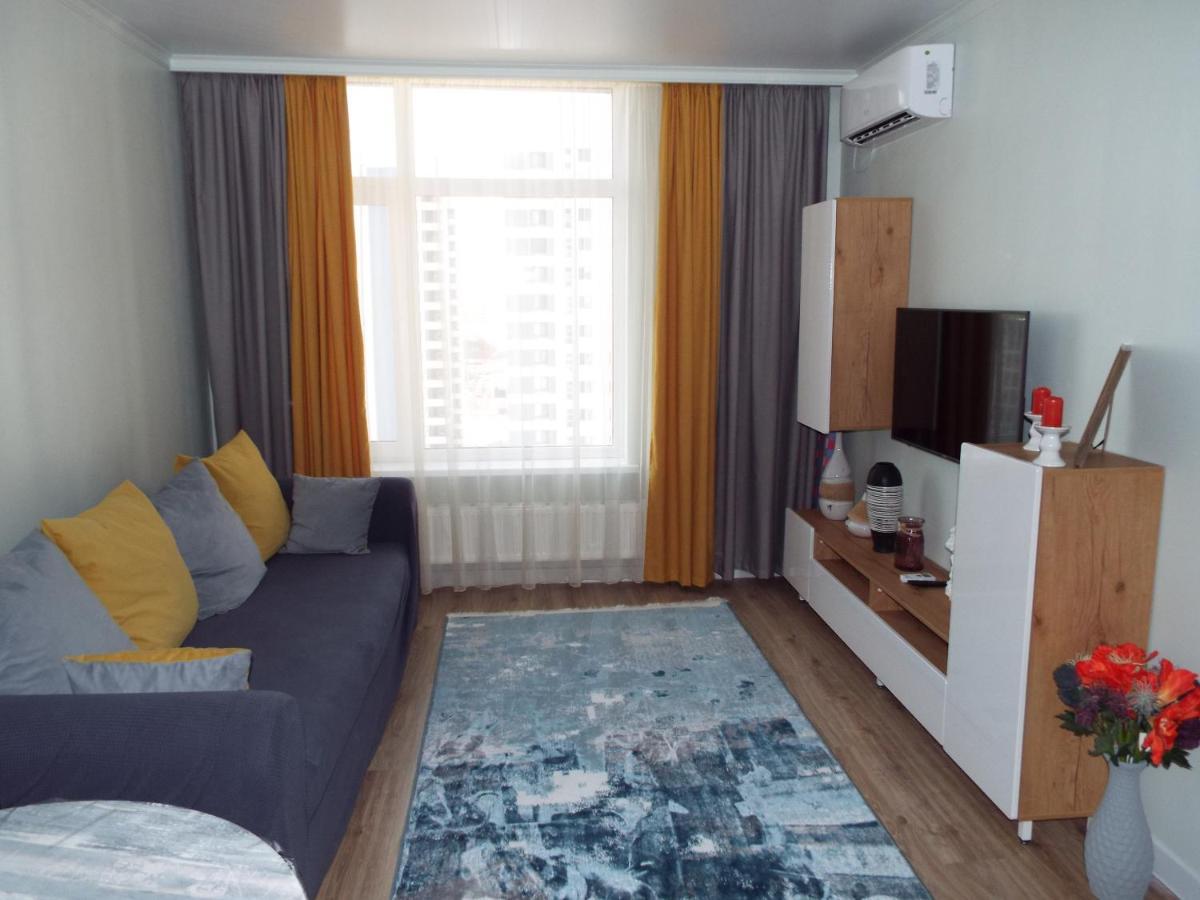 Esil Plaza Apartment อัสตานา ภายนอก รูปภาพ